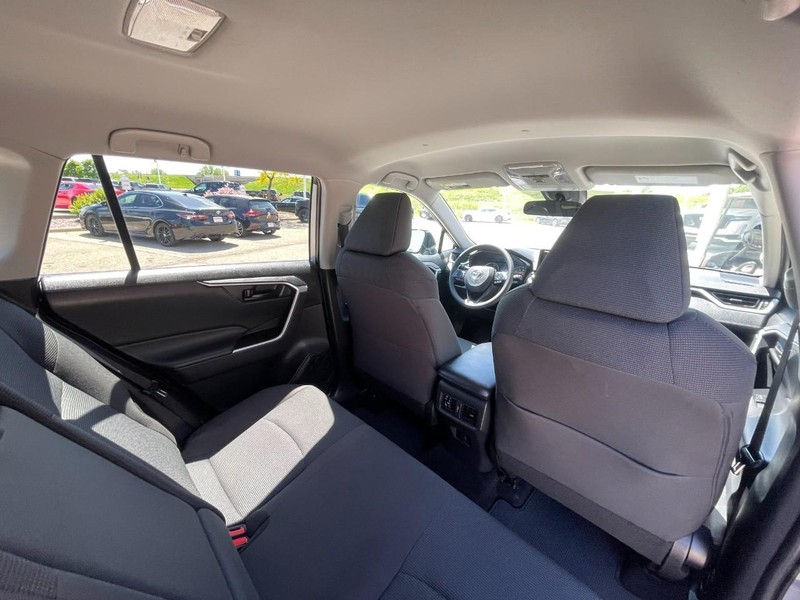 Toyota RAV4 Hybrid Vehicle Image 14