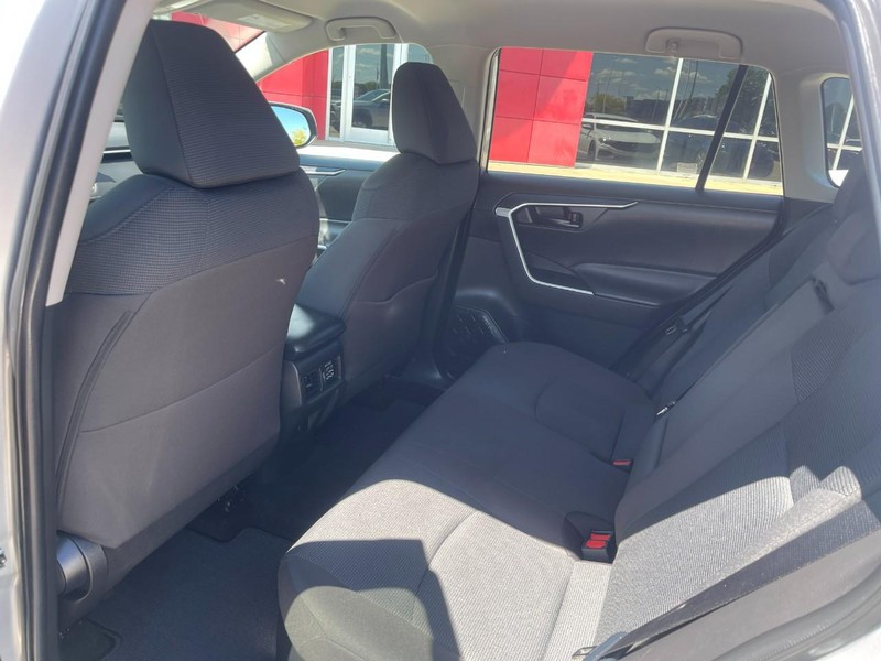 Toyota RAV4 Hybrid Vehicle Image 17