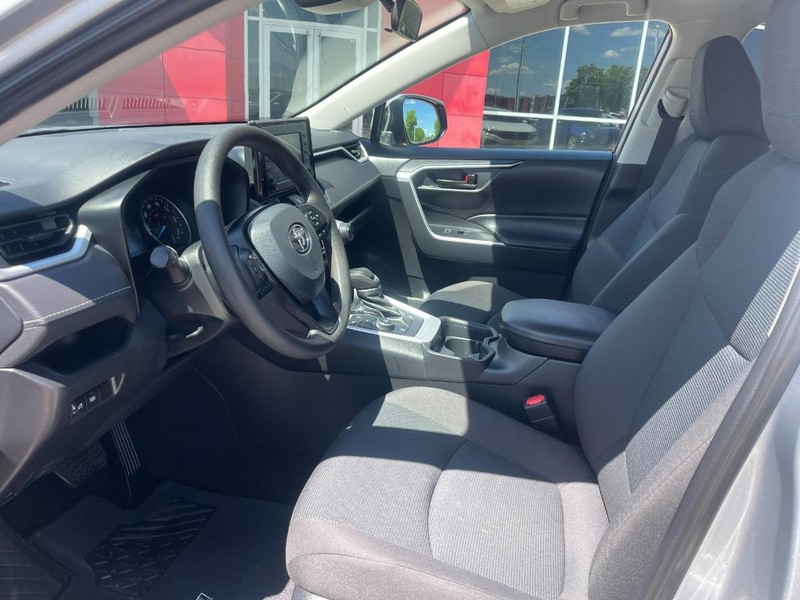 Toyota RAV4 Hybrid Vehicle Image 19