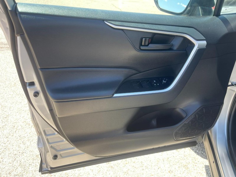 Toyota RAV4 Hybrid Vehicle Image 20