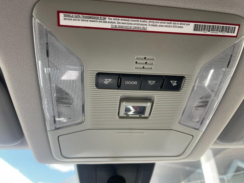 Toyota RAV4 Hybrid Vehicle Image 31
