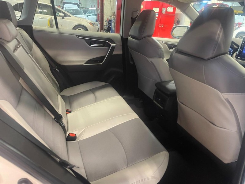 Toyota RAV4 Hybrid Vehicle Image 14