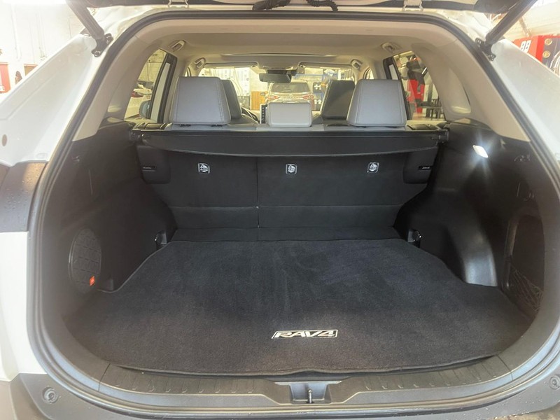 Toyota RAV4 Hybrid Vehicle Image 17