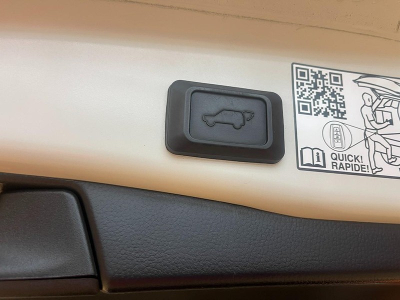 Toyota RAV4 Hybrid Vehicle Image 18