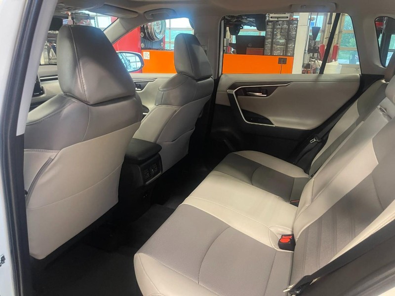 Toyota RAV4 Hybrid Vehicle Image 19