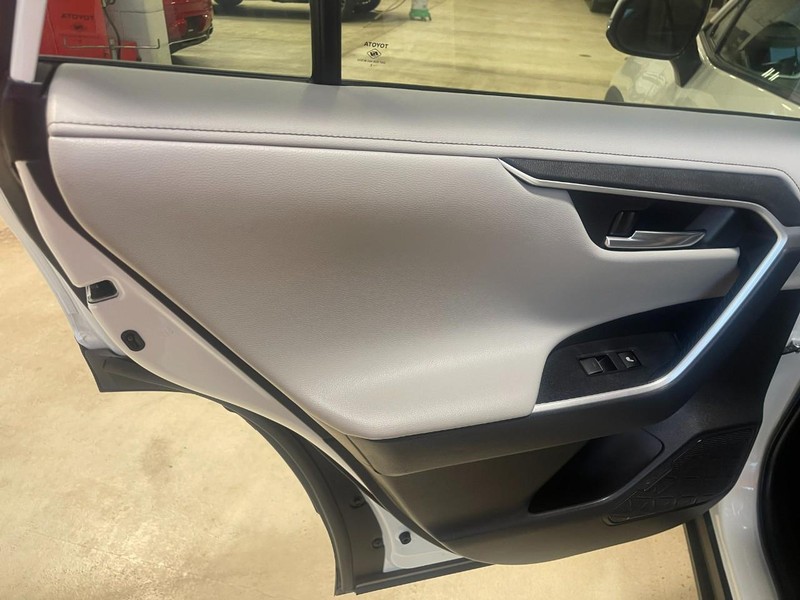 Toyota RAV4 Hybrid Vehicle Image 20
