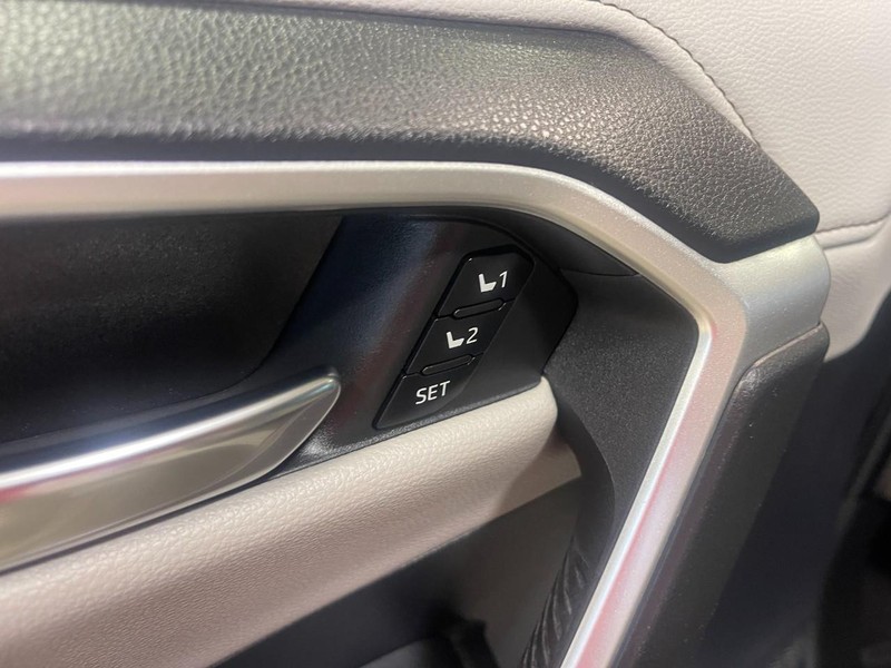 Toyota RAV4 Hybrid Vehicle Image 25