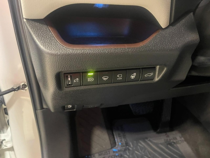 Toyota RAV4 Hybrid Vehicle Image 26
