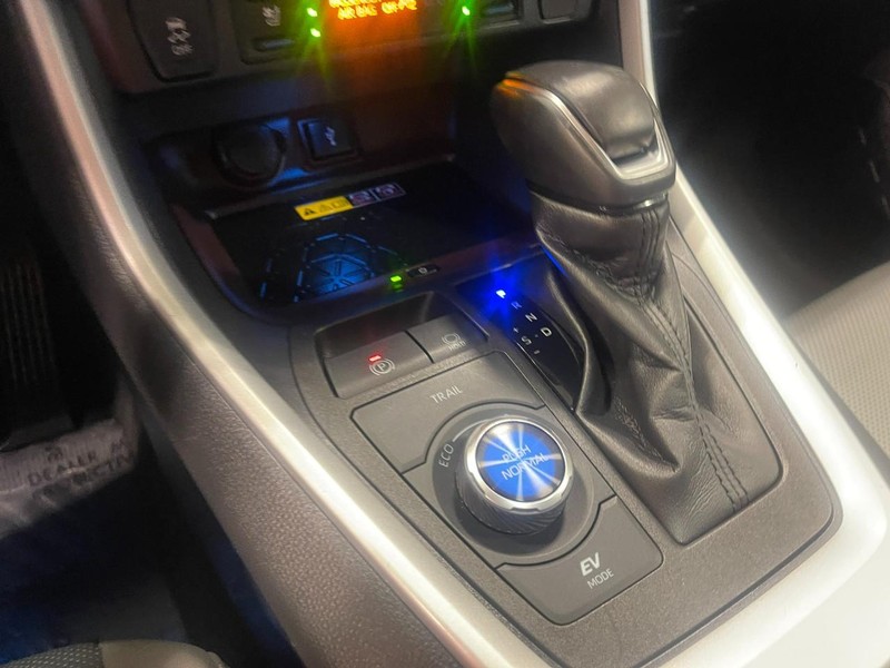 Toyota RAV4 Hybrid Vehicle Image 28