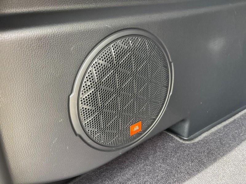 Toyota RAV4 Vehicle Image 14