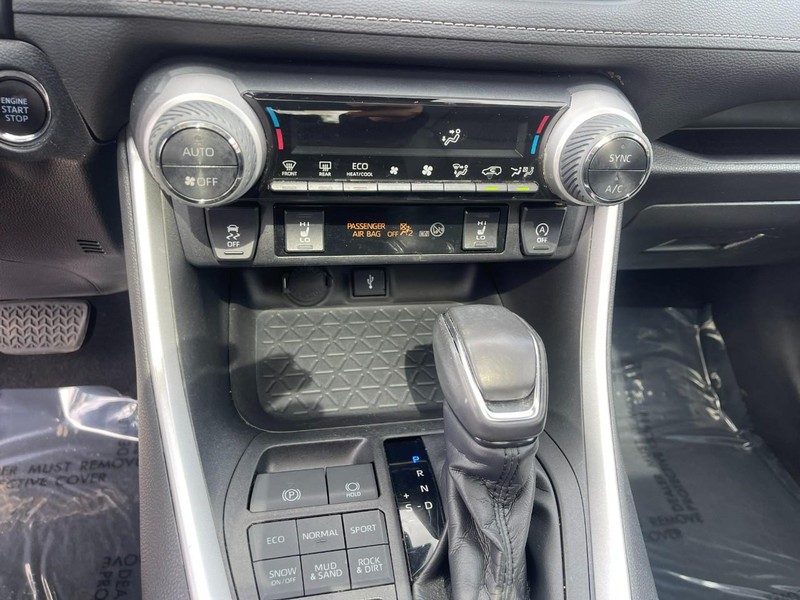 Toyota RAV4 Vehicle Image 29