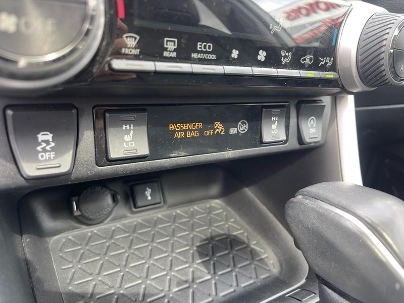 Toyota RAV4 Vehicle Image 30