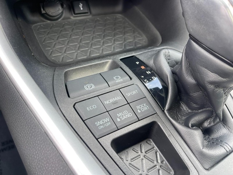 Toyota RAV4 Vehicle Image 32