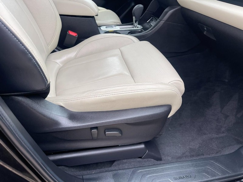 Subaru Ascent Vehicle Image 11