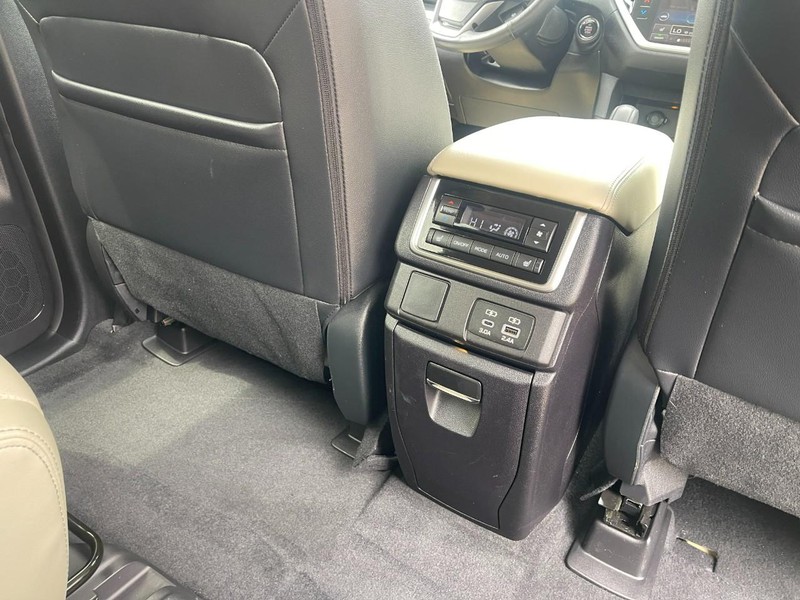 Subaru Ascent Vehicle Image 14