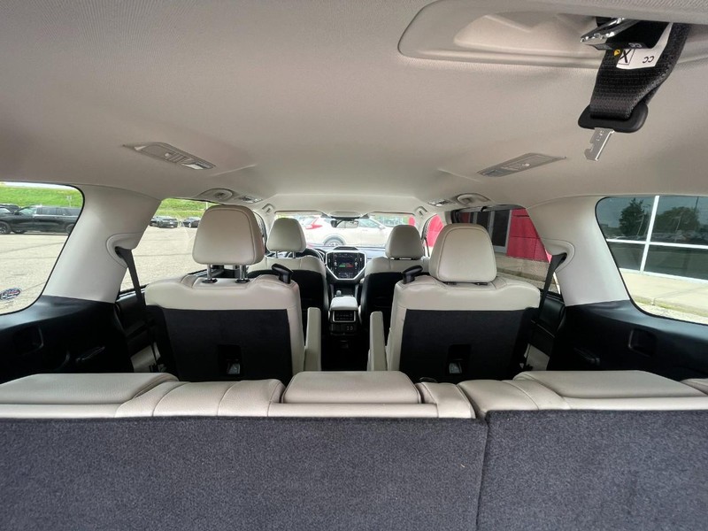Subaru Ascent Vehicle Image 18