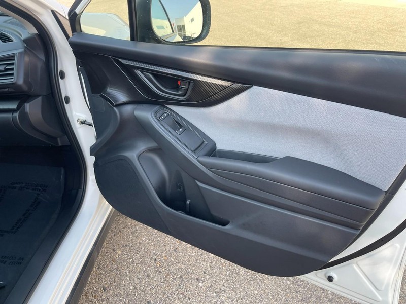 Subaru Crosstrek Vehicle Image 12