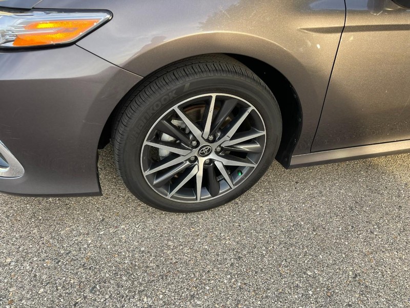 Toyota Camry Vehicle Image 06
