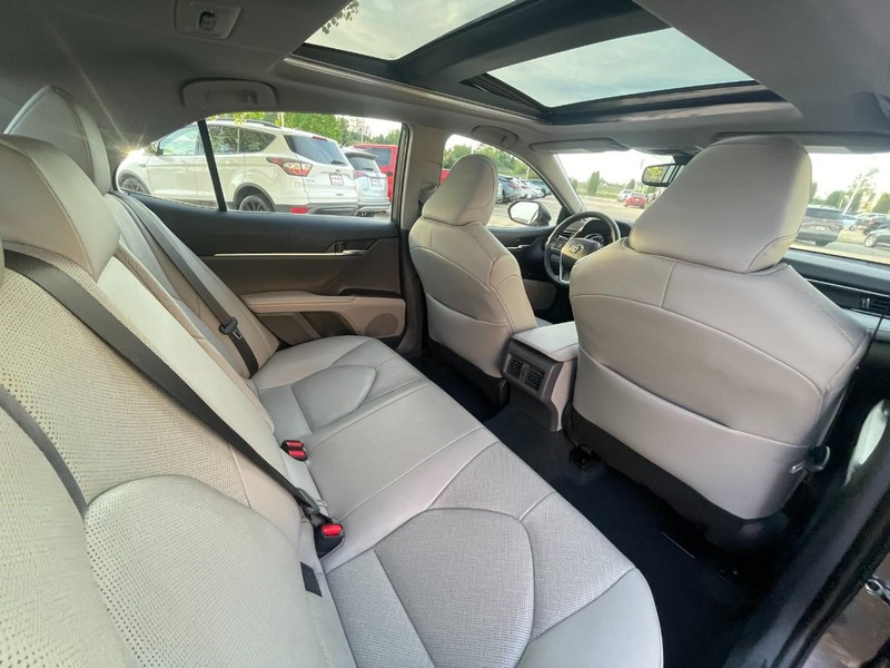 Toyota Camry Vehicle Image 15