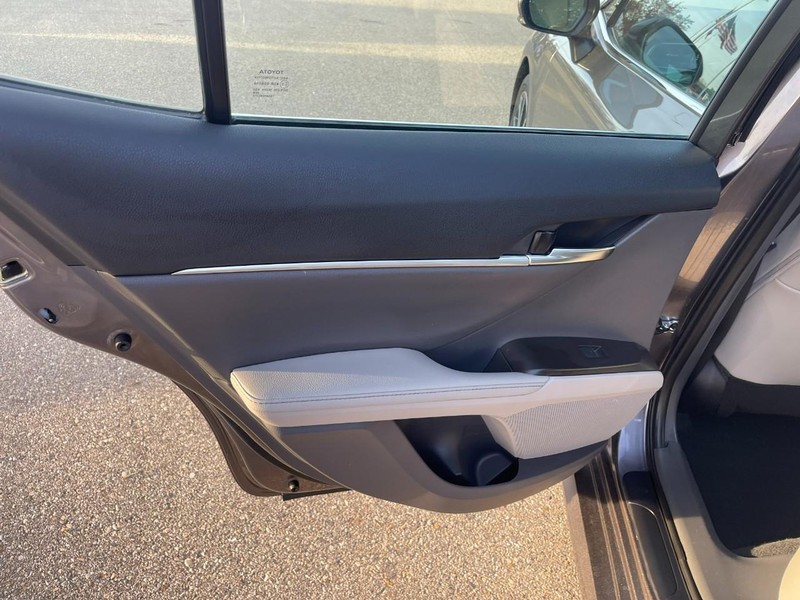 Toyota Camry Vehicle Image 19