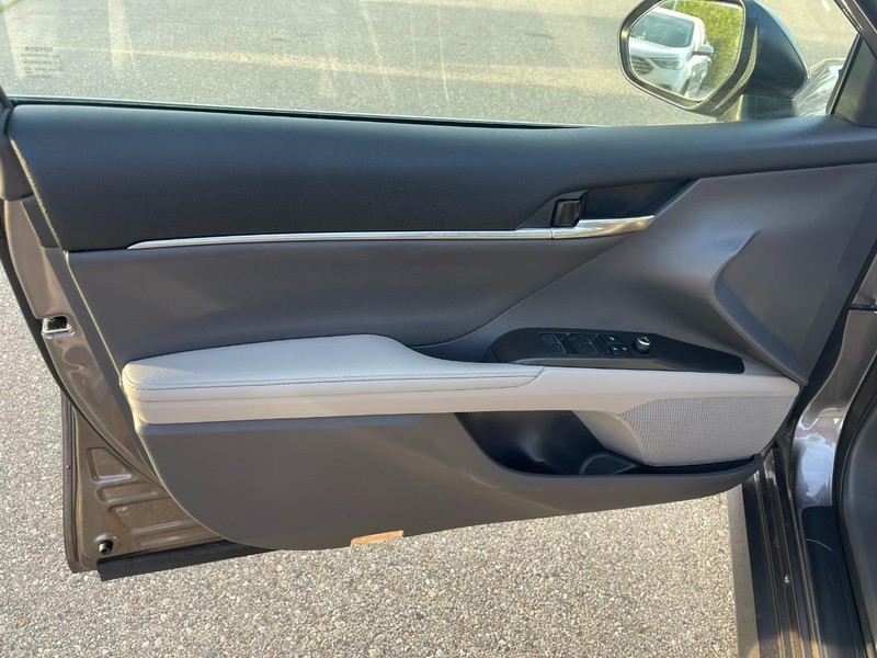 Toyota Camry Vehicle Image 22