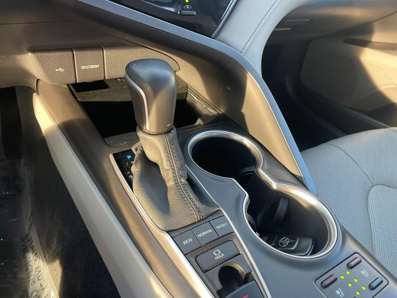 Toyota Camry Vehicle Image 26