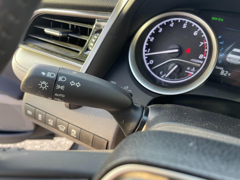 Toyota Camry Vehicle Image 32