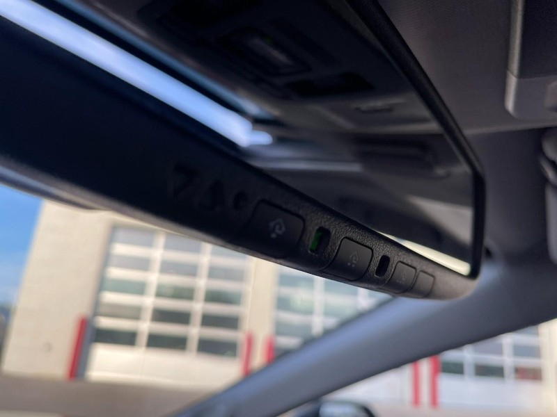 Toyota Camry Vehicle Image 34