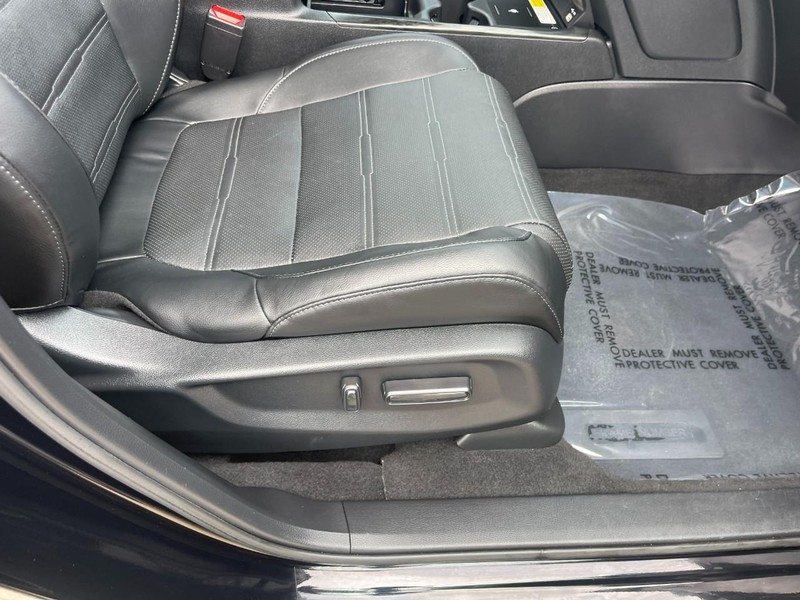 Honda CR-V Vehicle Image 12