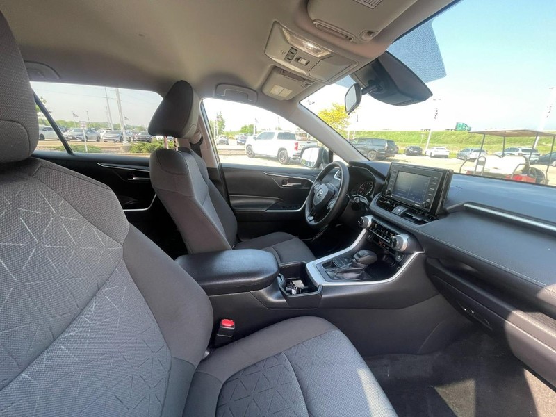 Toyota RAV4 Vehicle Image 06