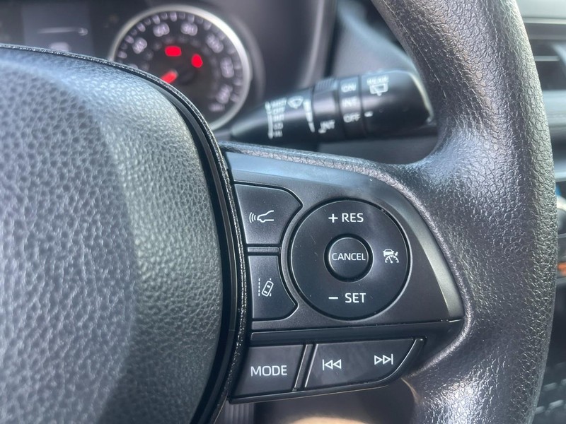 Toyota RAV4 Vehicle Image 21