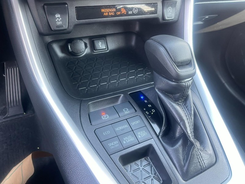 Toyota RAV4 Vehicle Image 25
