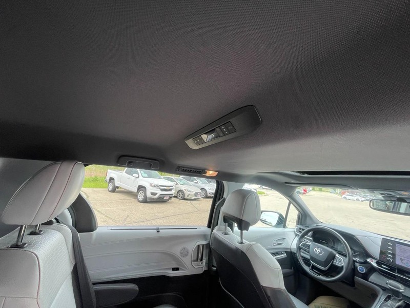 Toyota Sienna Vehicle Image 17