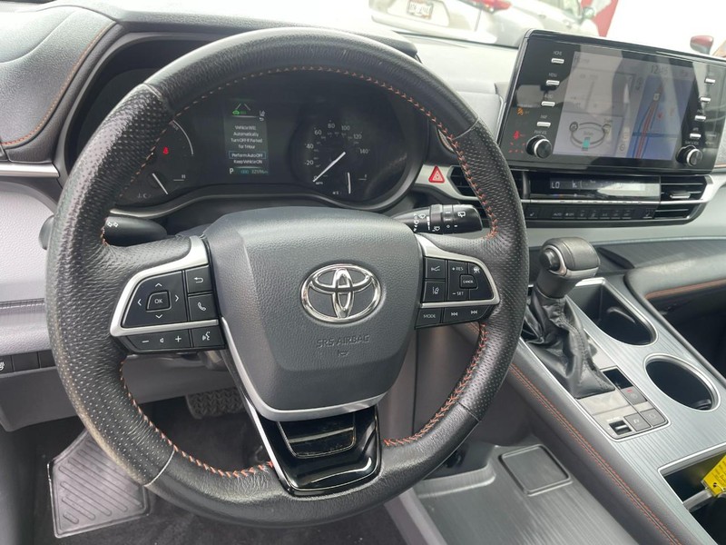 Toyota Sienna Vehicle Image 24
