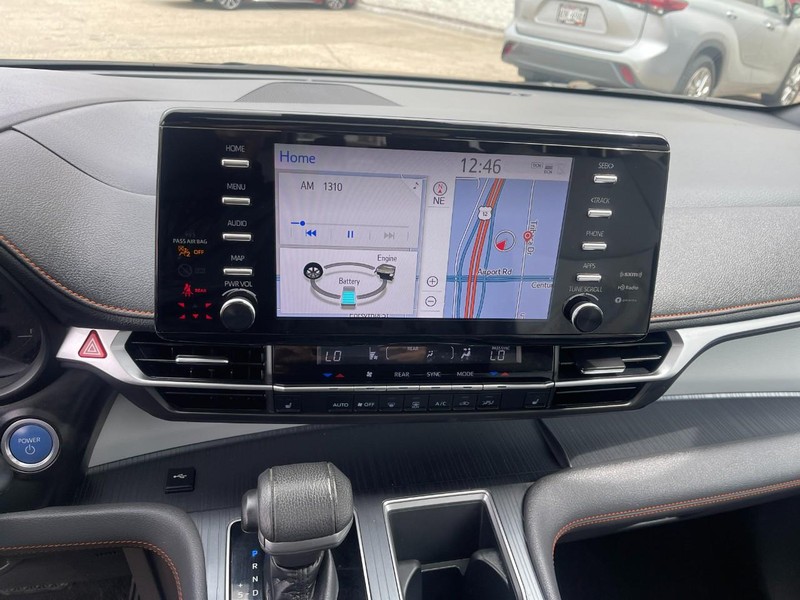 Toyota Sienna Vehicle Image 32