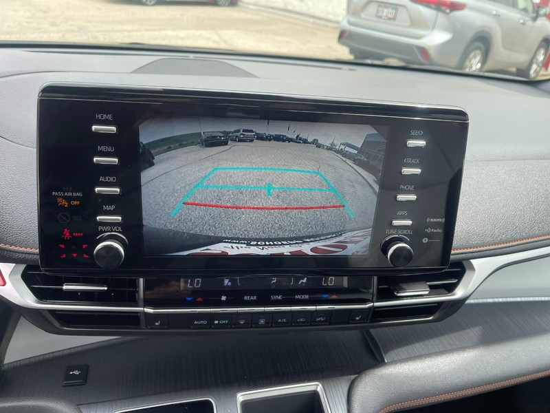 Toyota Sienna Vehicle Image 33