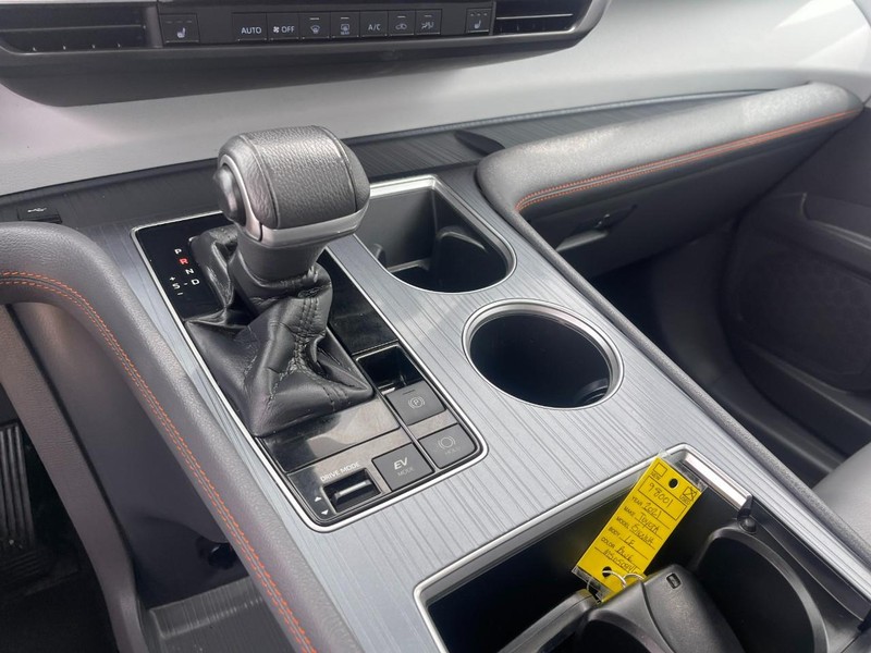 Toyota Sienna Vehicle Image 36