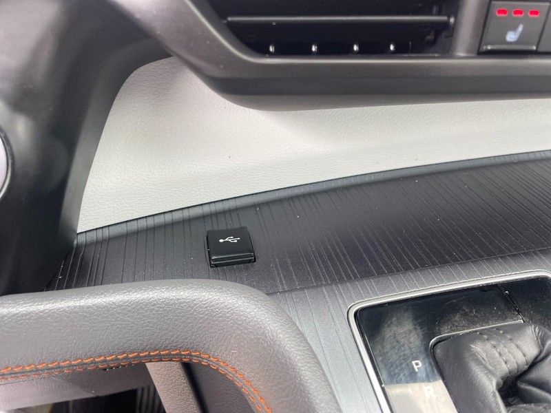 Toyota Sienna Vehicle Image 38