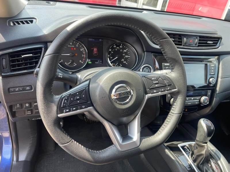 Nissan Rogue Vehicle Image 22