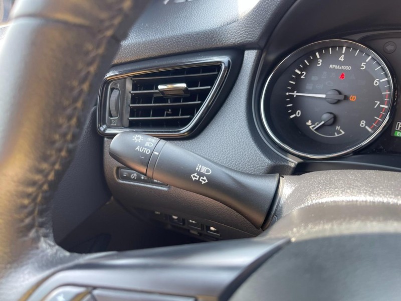 Nissan Rogue Vehicle Image 26