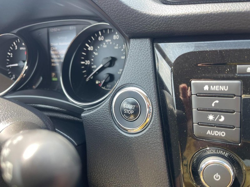 Nissan Rogue Vehicle Image 28