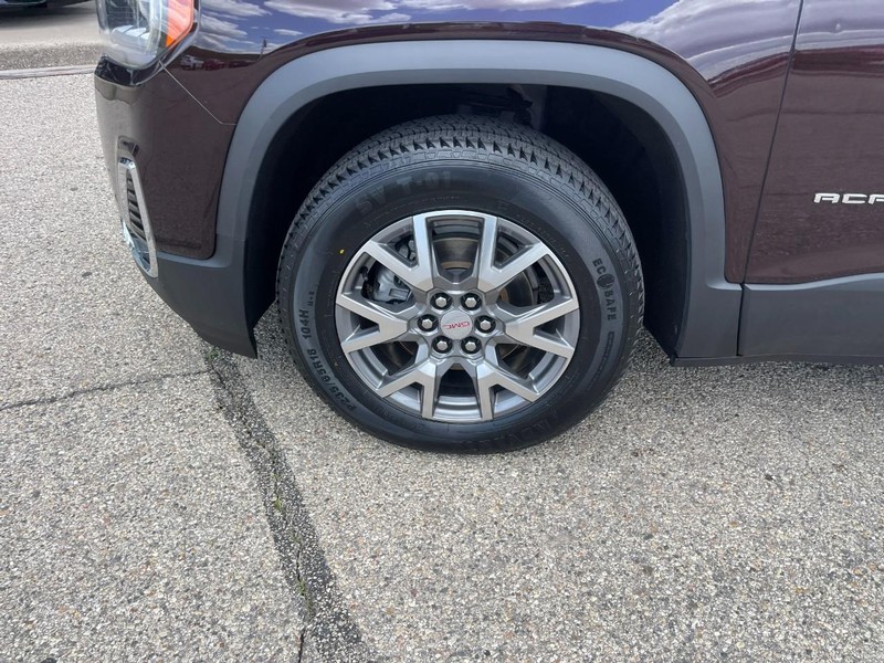 GMC Acadia Vehicle Image 06