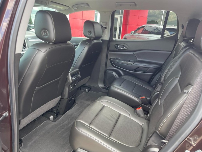 GMC Acadia Vehicle Image 18