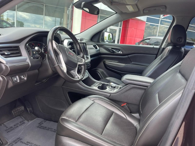 GMC Acadia Vehicle Image 20