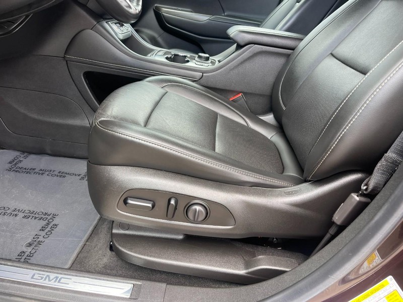 GMC Acadia Vehicle Image 21
