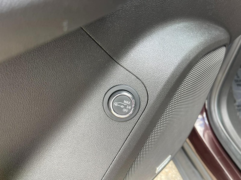 GMC Acadia Vehicle Image 23