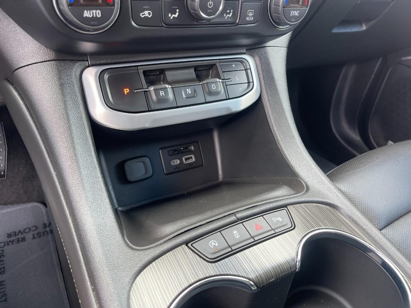 GMC Acadia Vehicle Image 27