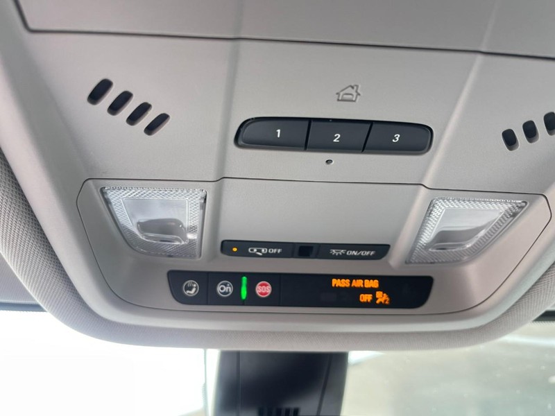 GMC Acadia Vehicle Image 36
