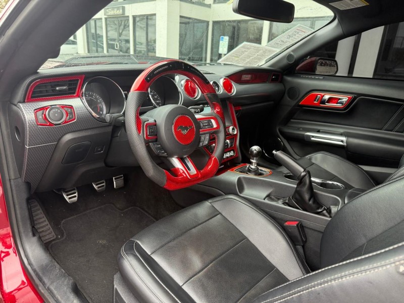Ford Mustang Vehicle Image 10