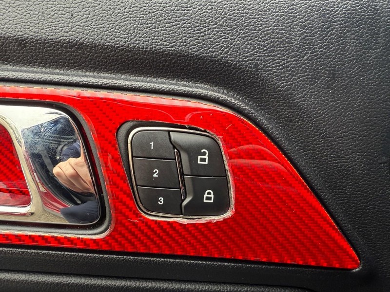 Ford Mustang Vehicle Image 14